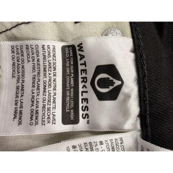 Levi 522 Slim Shorts Mens 30" Black Cutoff NWT - Picture 11 of 11